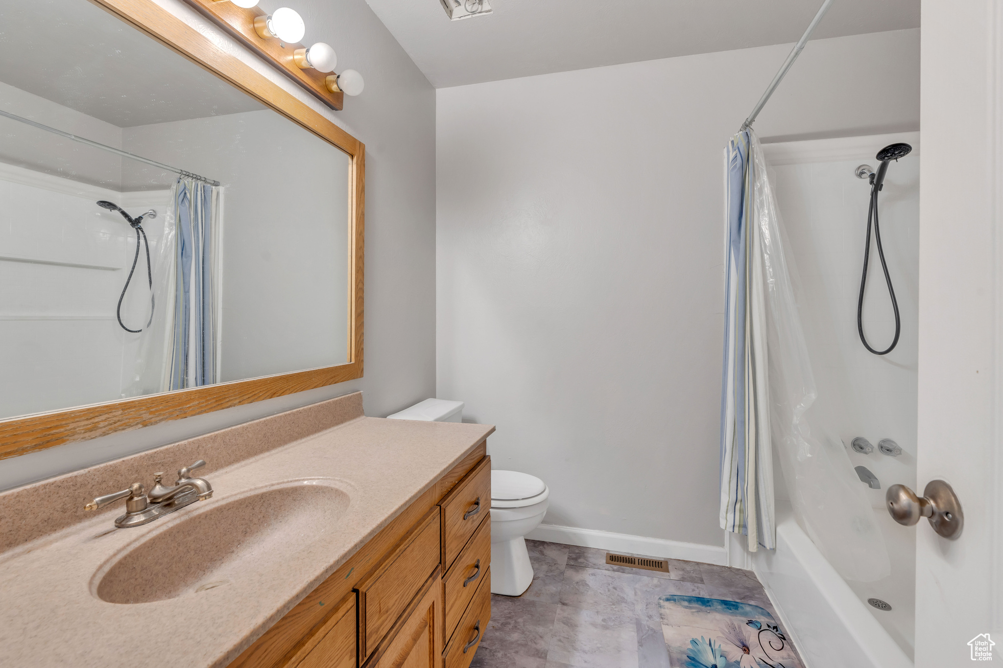 Pleasant Grove, Utah 84062, United States, 5 Bedrooms Bedrooms, ,3 BathroomsBathrooms,Residential,Pending,29285