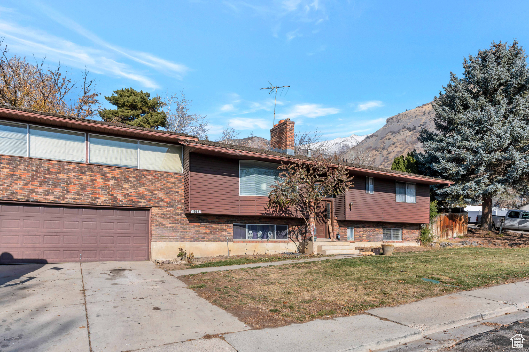 Pleasant Grove, Utah 84062, United States, 5 Bedrooms Bedrooms, ,3 BathroomsBathrooms,Residential,Pending,29285