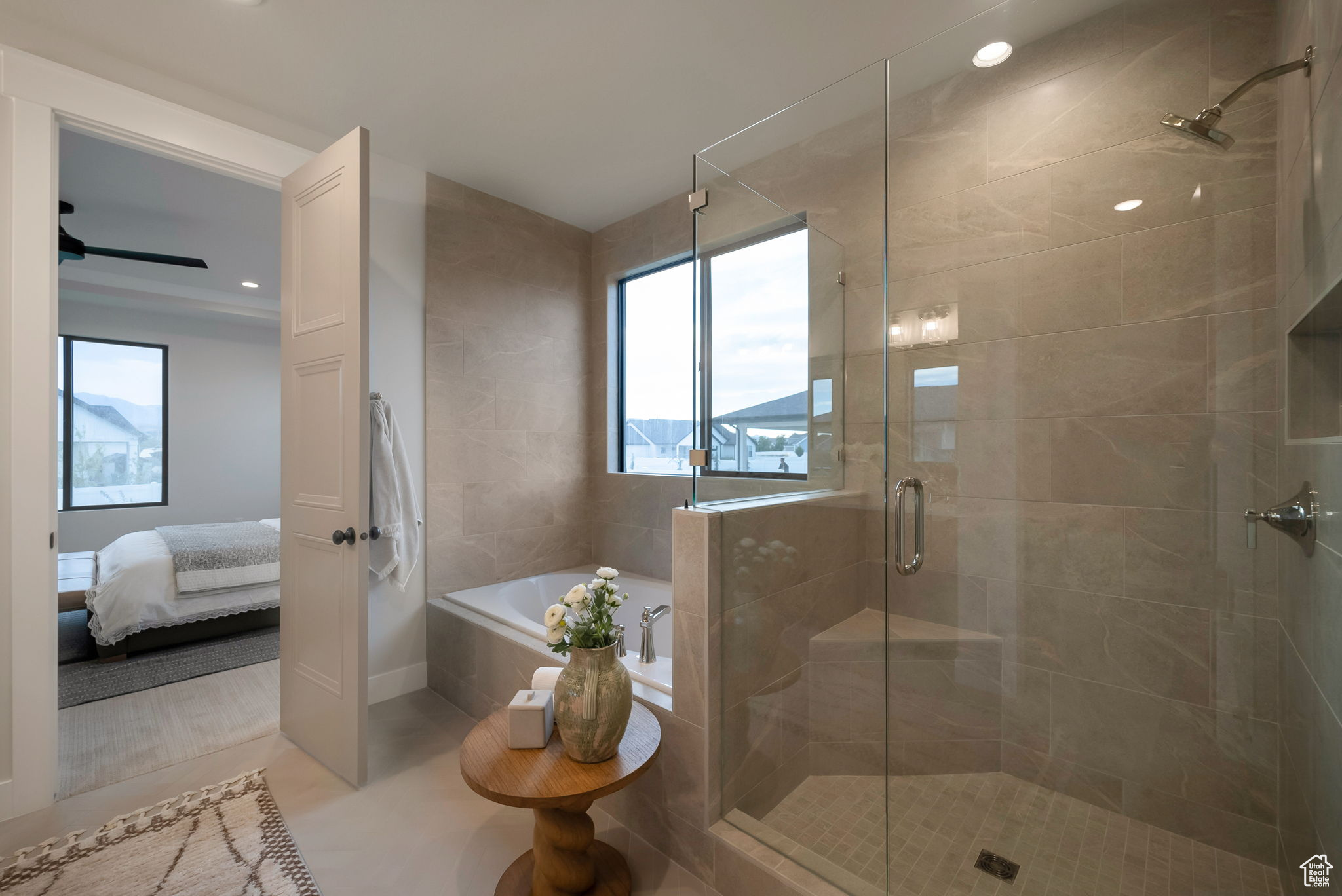 COLLEDGE FARMS - Residential