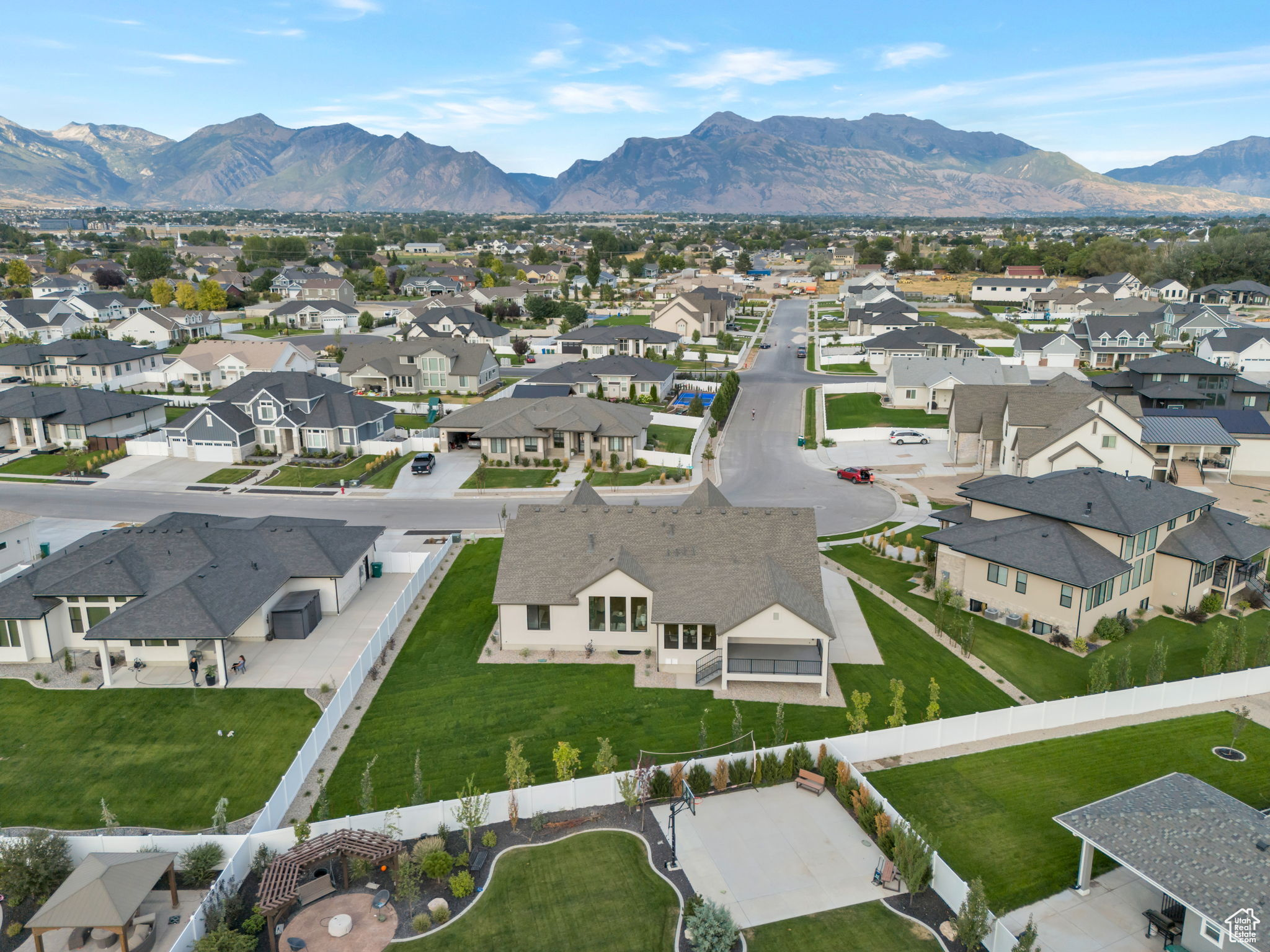 COLLEDGE FARMS - Residential