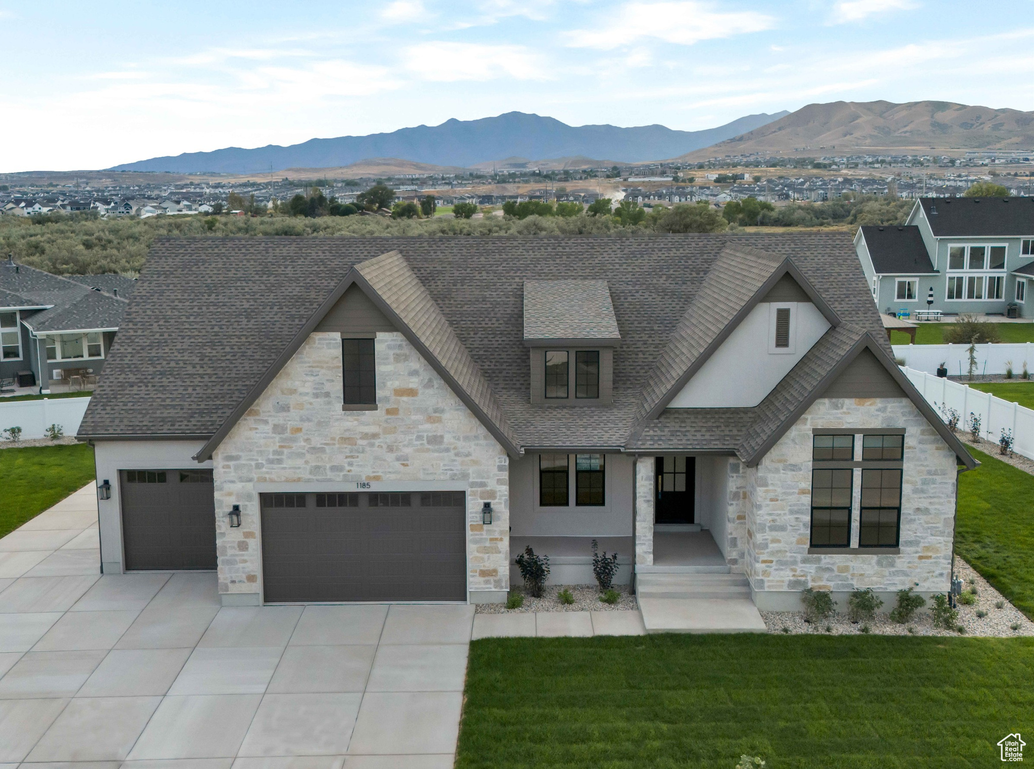 COLLEDGE FARMS - Residential