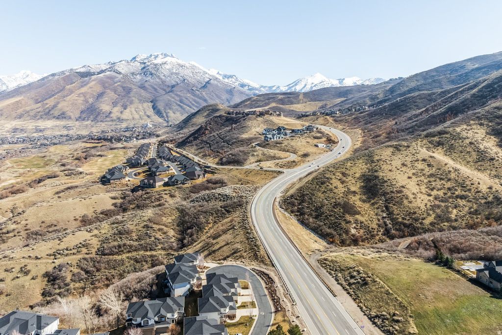 Photo of 941 BEARTOOTH CIR, Draper, UT 84020 (MLS # 2141283)