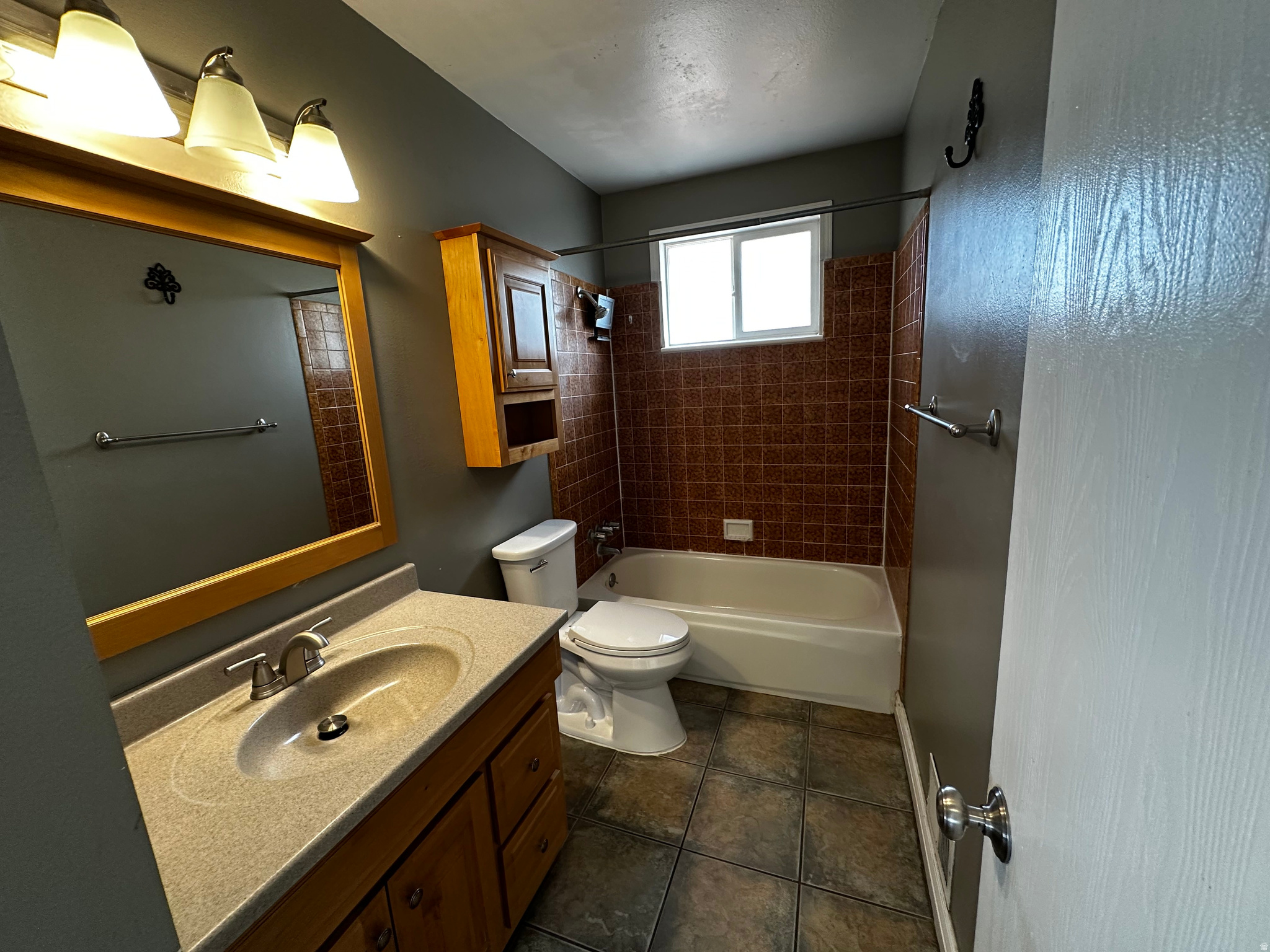 POPLAR WOODS - Residential