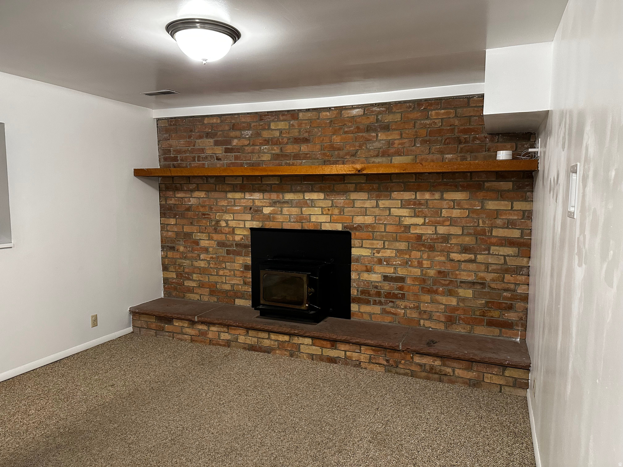 POPLAR WOODS - Residential