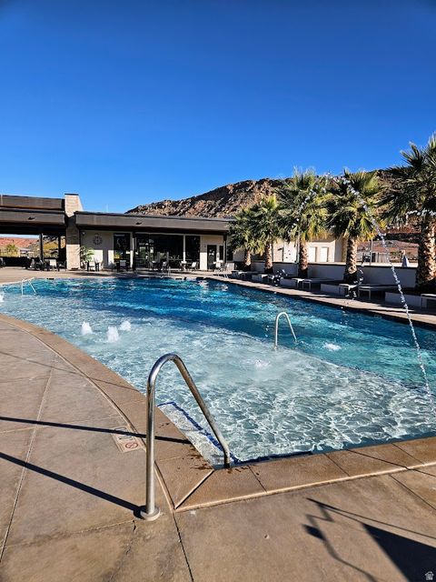 Tiny photo for 1887 S WOLVERINE WAY, Washington, UT 84780 (MLS # 2127379)