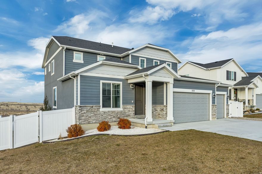 This spacious seven bedroom, 3.5 bathrooms (plus an extra full bath ready to be built in the basement-just install the equipment!) home offers room to grow, entertain and relax - all on a desirable corner lot. From the moment you step inside, you will appreciate the thoughtfully designed layout, balancing comfort and ulitilty with large open living areas, plenty of natural light and flexible spaces for work or play.The unbeatable views of the entire city from the main living floor checks all the boxes.The heart of home features an open-concept kitchen and dining area.Downstairs, the grand walk-out basement adds an incredible bonus space that's ready for movie night, a game room or even a home-gym. With a quick 14-minute drive to the airport and only 5 minutes to stores like Walmart, you'll enjoy walkable convenience without sacrificing peace and privacy. Professionally landscaped, prime lot location, and built for flexible living-whether multi-generation, extended family, or investment-friendly setup-this property is a rare find.This home promises versatile living in a convenient location. Don't miss your chance to make it your own!