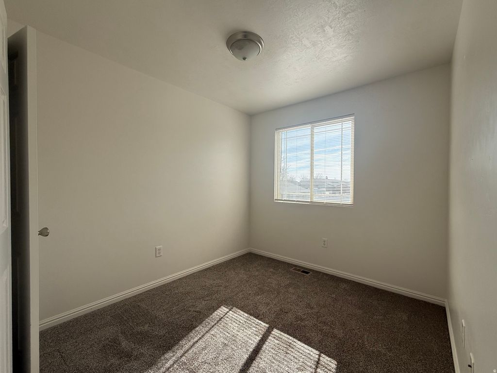 Photo of 256 W 350 N #D, Vernal, UT 84078 (MLS # 2135600)