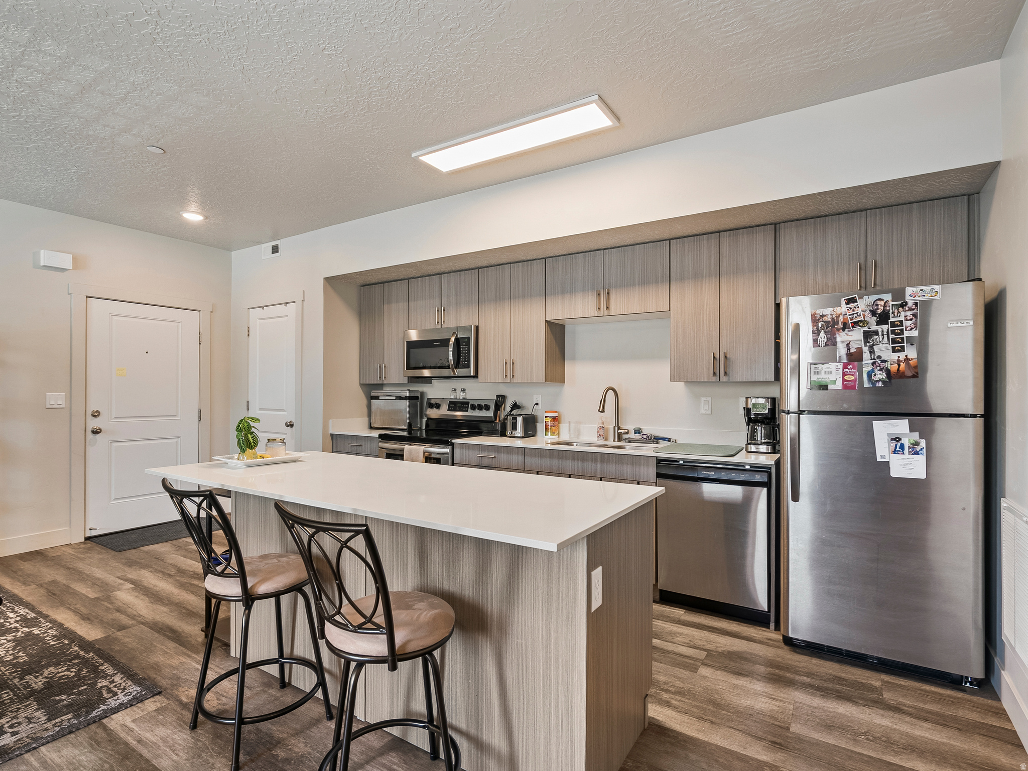 PARKSIDE SEVEN - Residential