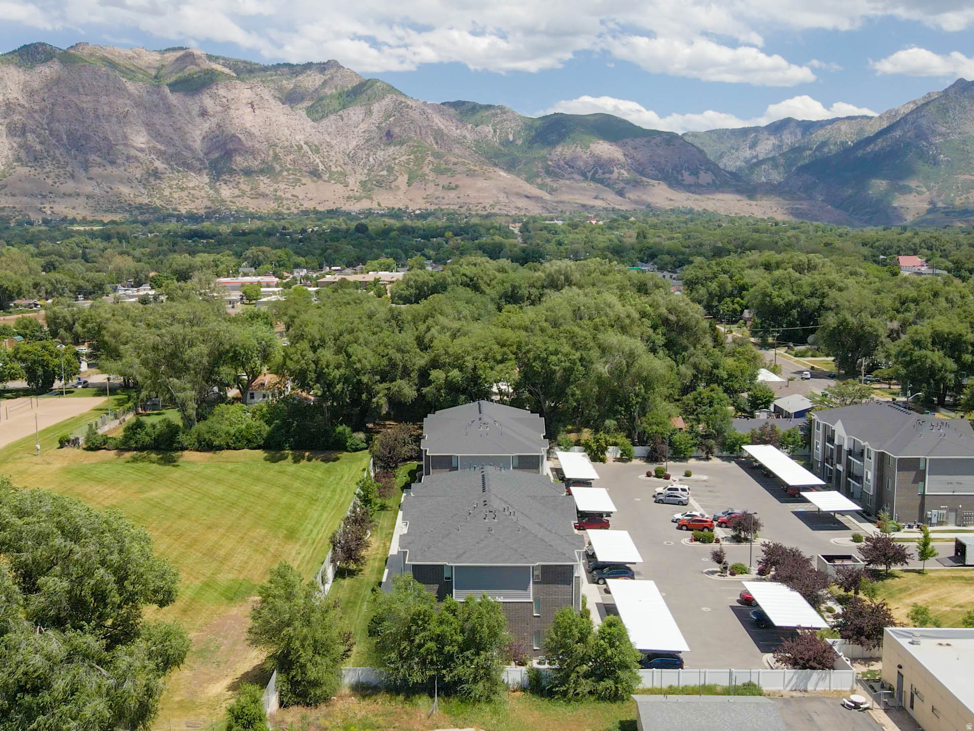 PARKSIDE SEVEN - Residential