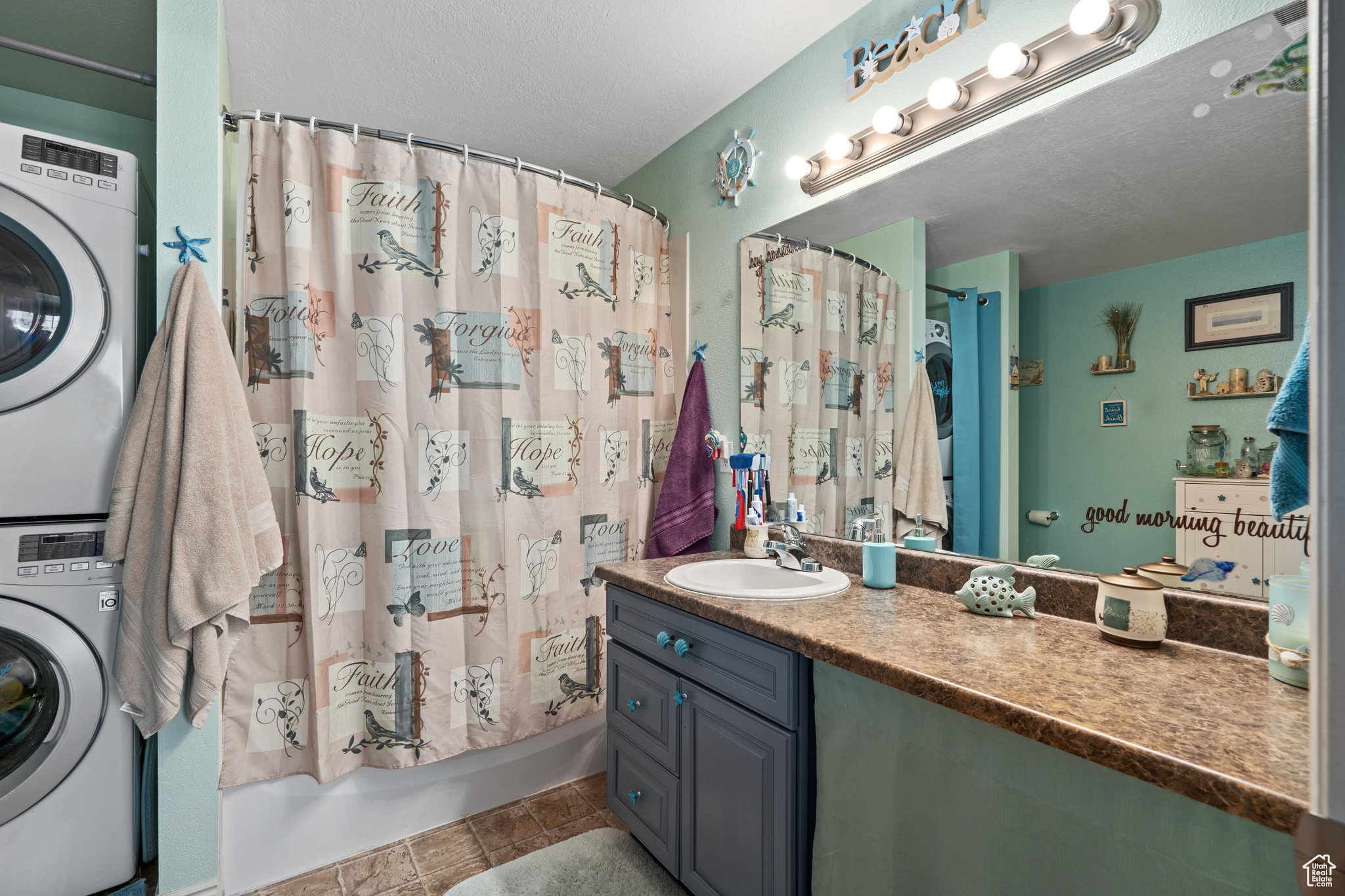 1302 E Spring Water Way, Eagle Mountain, Utah image 31