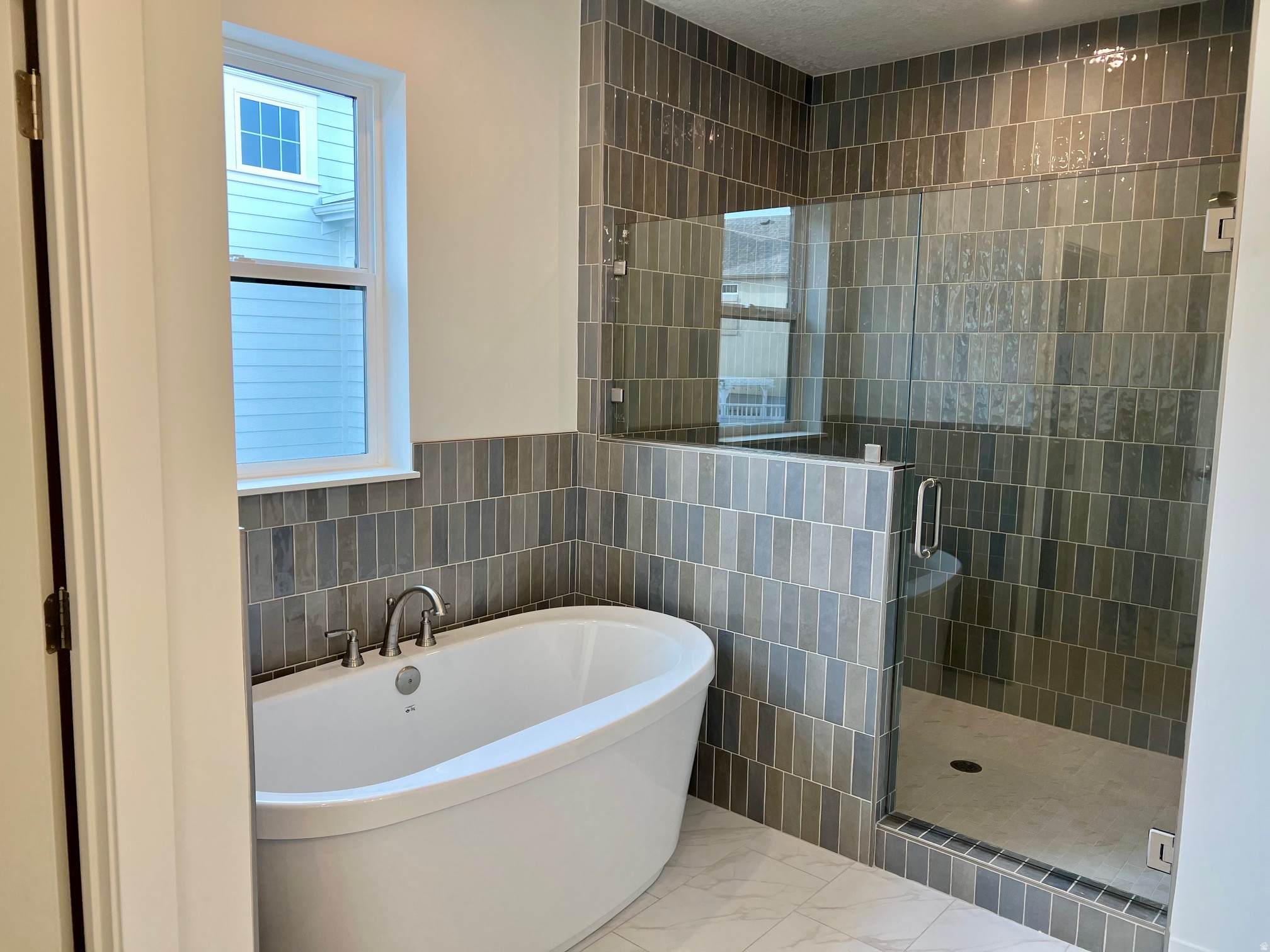 DAYBRERAK - Residential