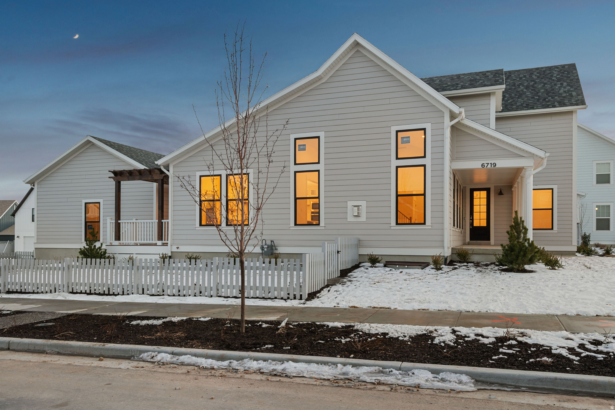 DAYBRERAK - Residential