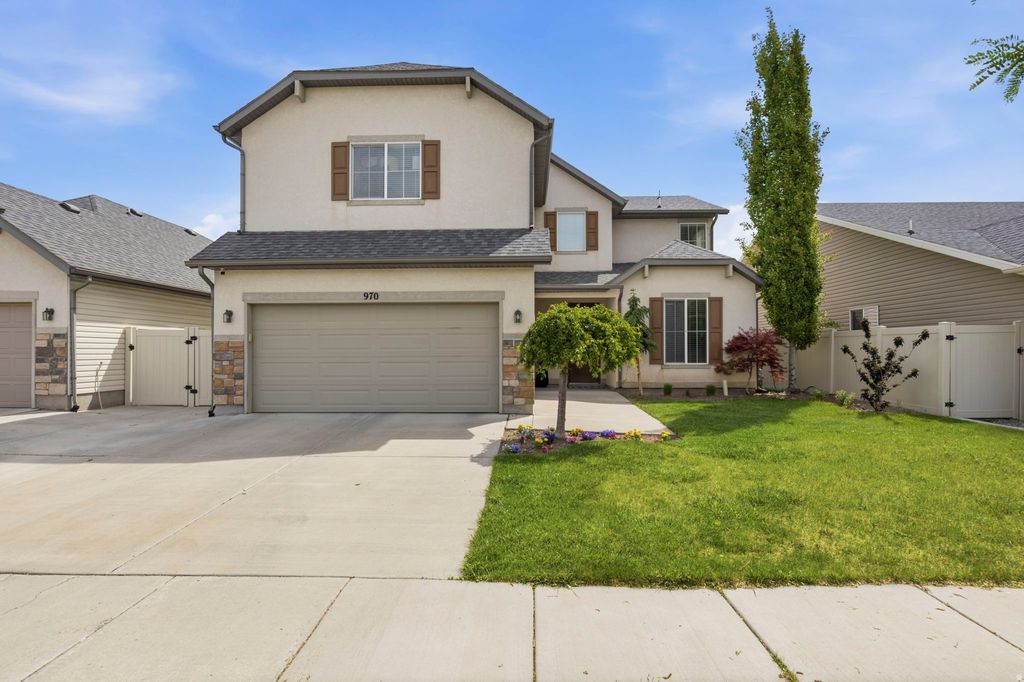 Photo of 970 N BEXLEY DR W, North Salt Lake, UT 84054 (MLS # 2156576)