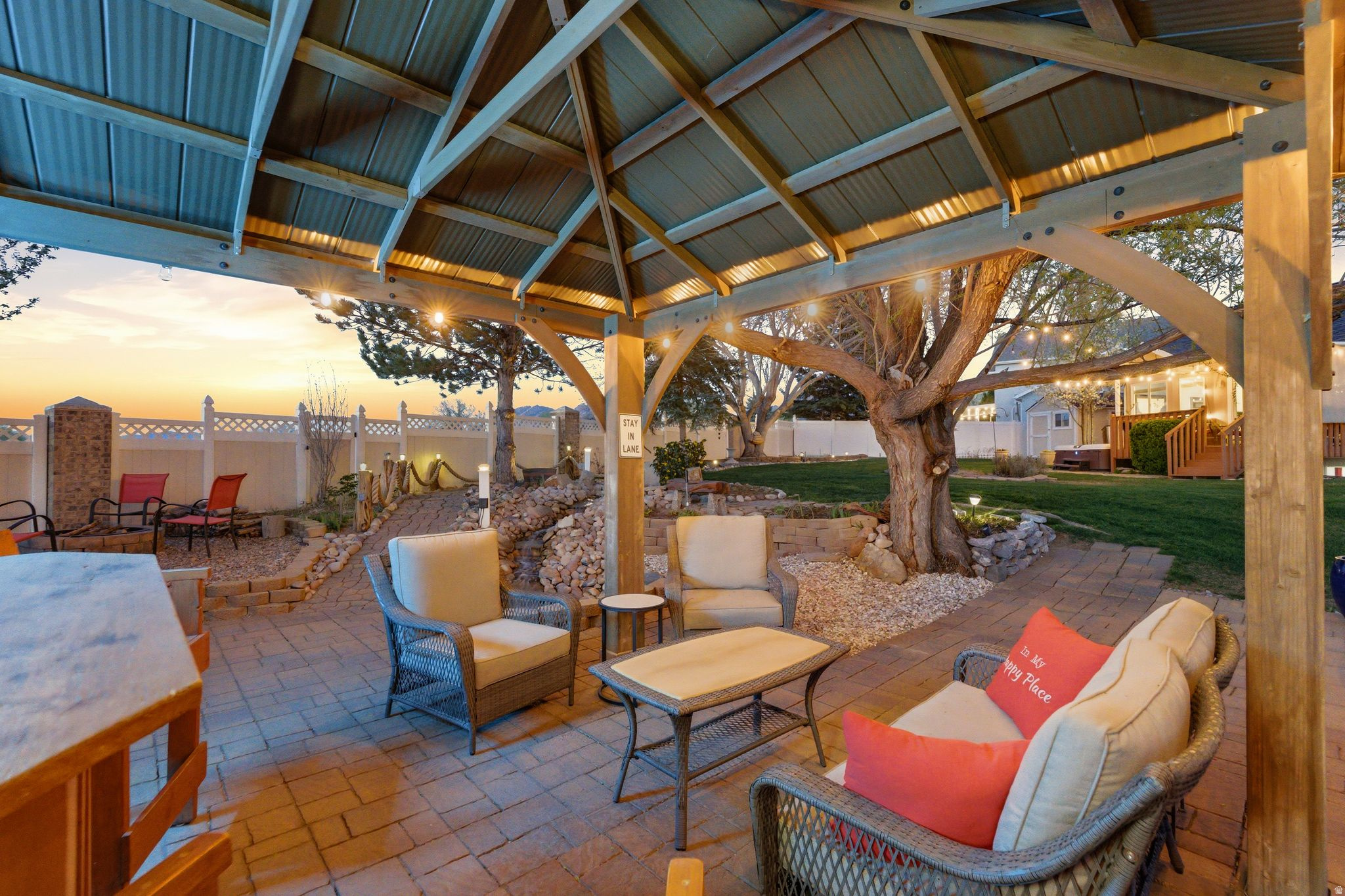 SANDY WILLOWS - Residential