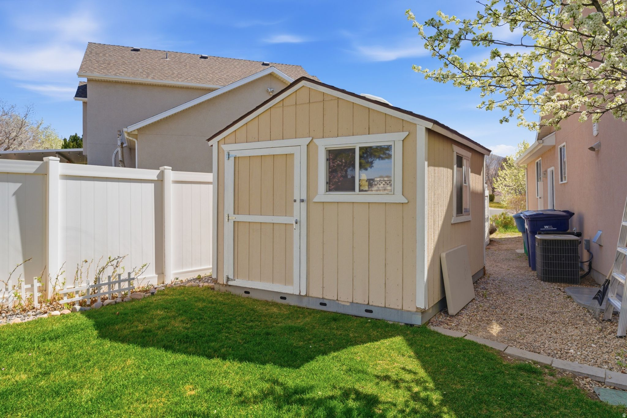 SANDY WILLOWS - Residential