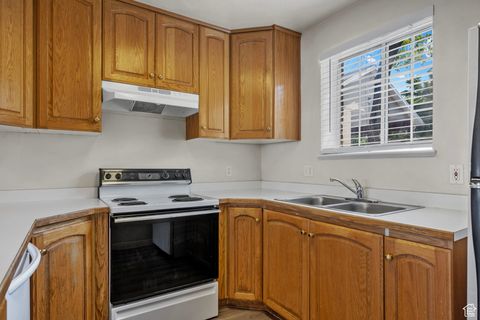 Tiny photo for 1514 S 200 E, Orem, UT 84058 (MLS # 2080339)