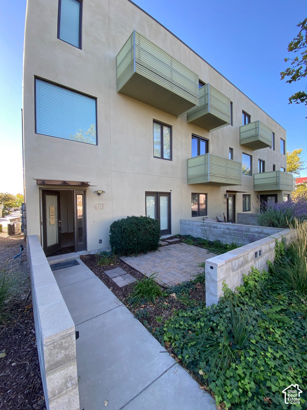 Photo of 4629 W DAYBREAK RIM WAY, South Jordan, UT 84009 (MLS # 2188146)