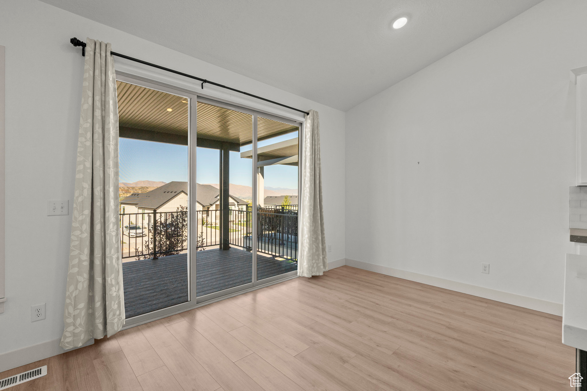 PARKSIDE COVE - Residential Income