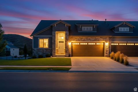 Photo of 85 N PARKSIDE LOOP, Elk Ridge, UT 84651 (MLS # 2114254)