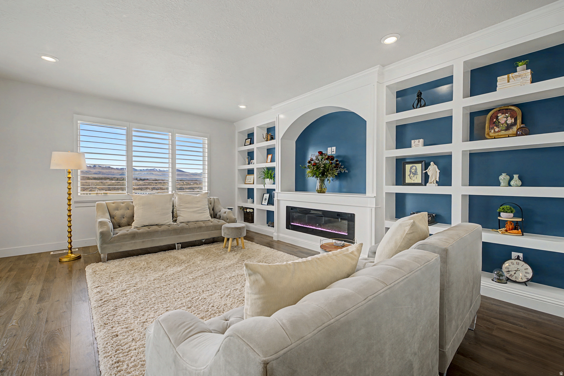 THE RIDGE - Residential