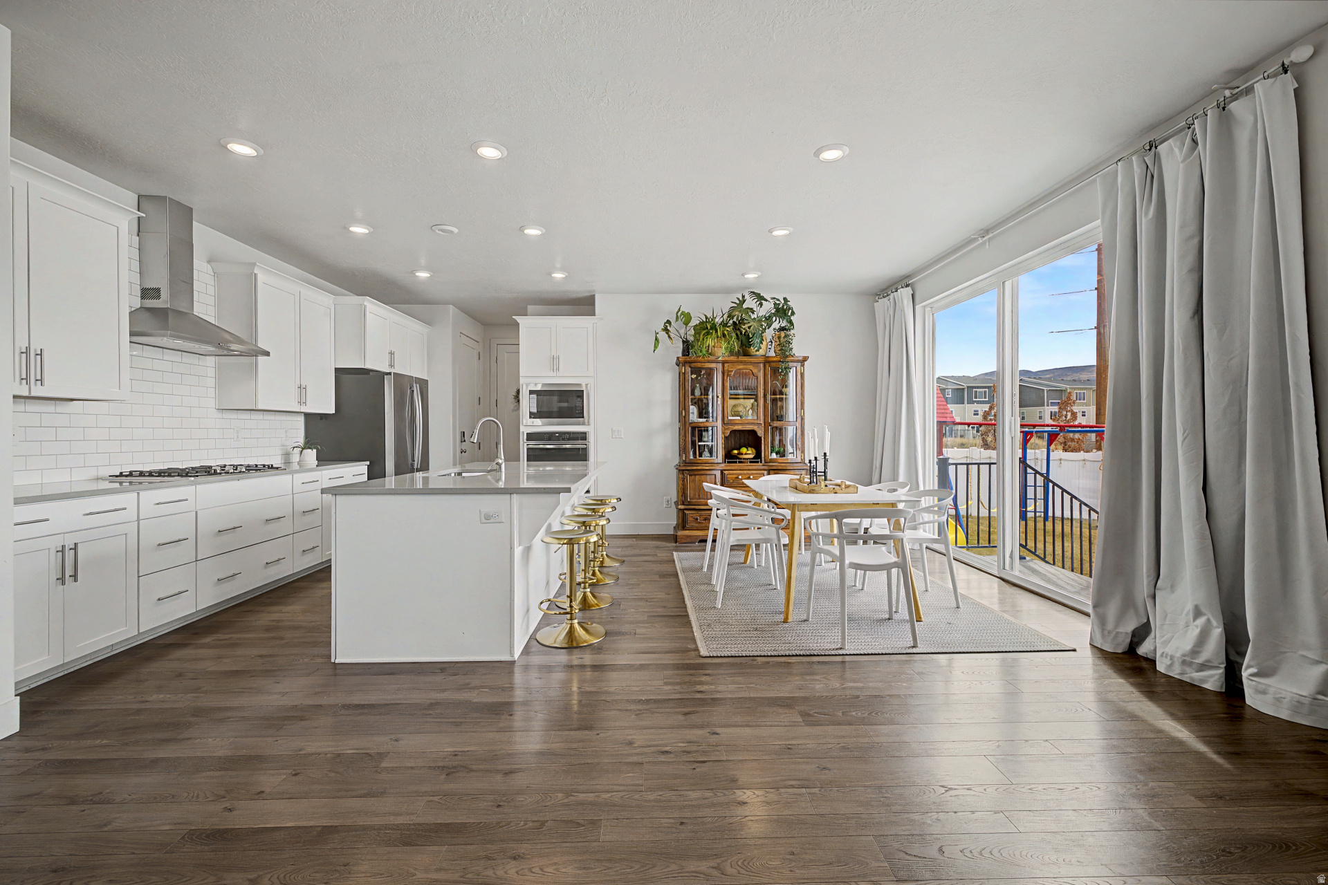 THE RIDGE - Residential