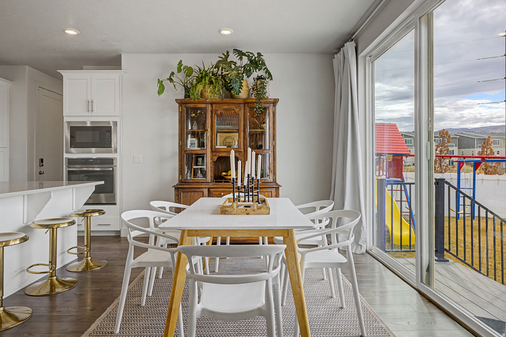 THE RIDGE - Residential