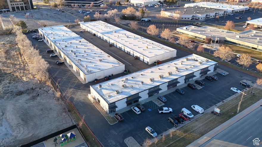 Unit B9&B10: 3,200 SF  Unit B: 1,600 SF  10'x10' Ground Level Door per Unit 12' Clearance  Monitored Security Surveillance System Redwood road Frontage Many Retail & Restaurant Amenities Nearby Easy Access to I-15, I-215 & S.R. 201