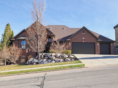 Photo of 515 E TANGLEWOOD LOOP S, North Salt Lake, UT 84054 (MLS # 2143341)