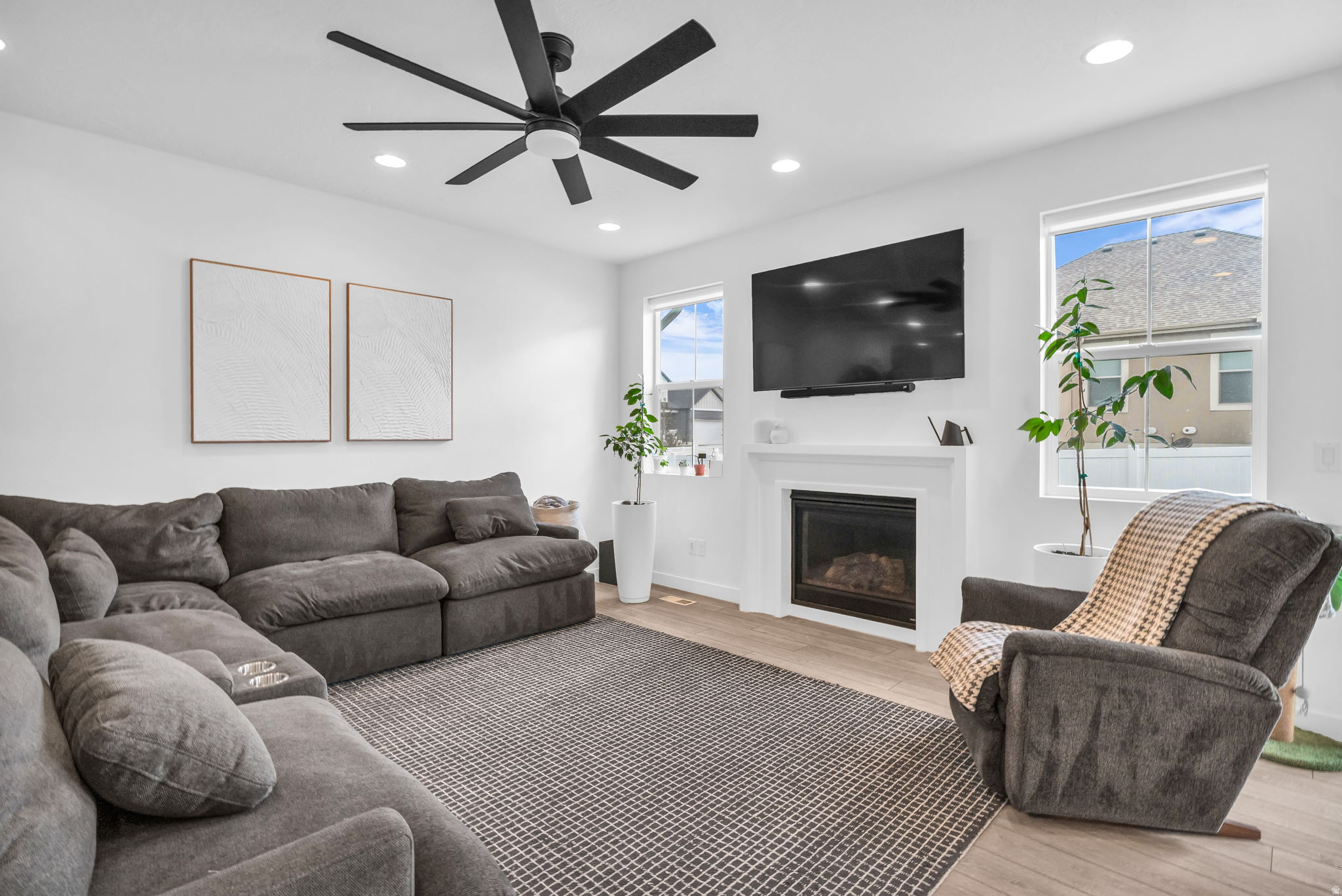 HYDE POINT - Residential