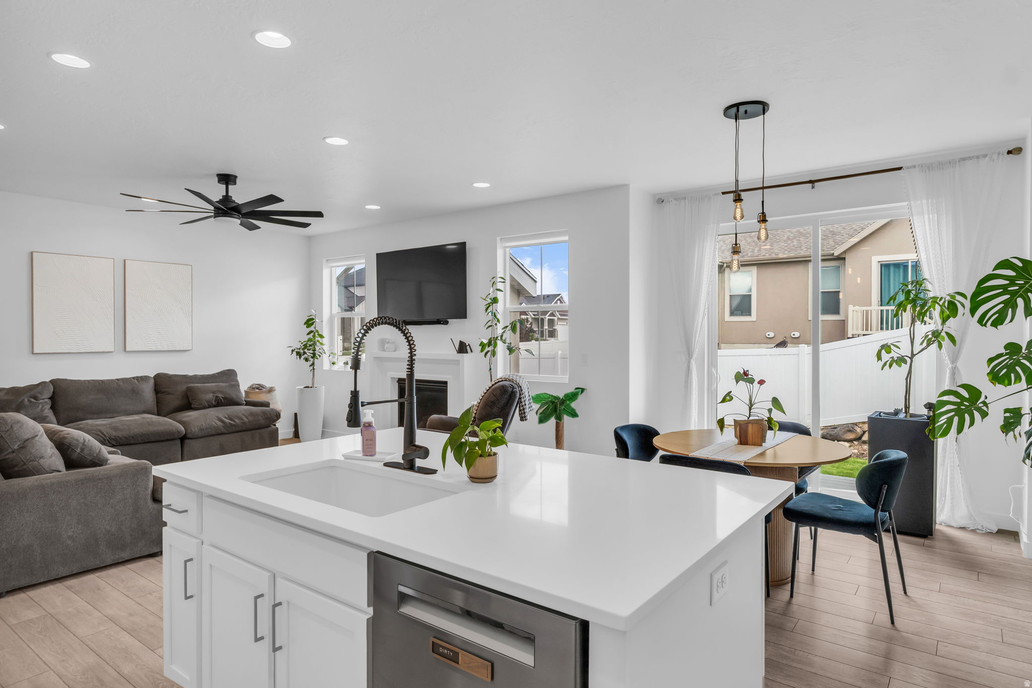 HYDE POINT - Residential