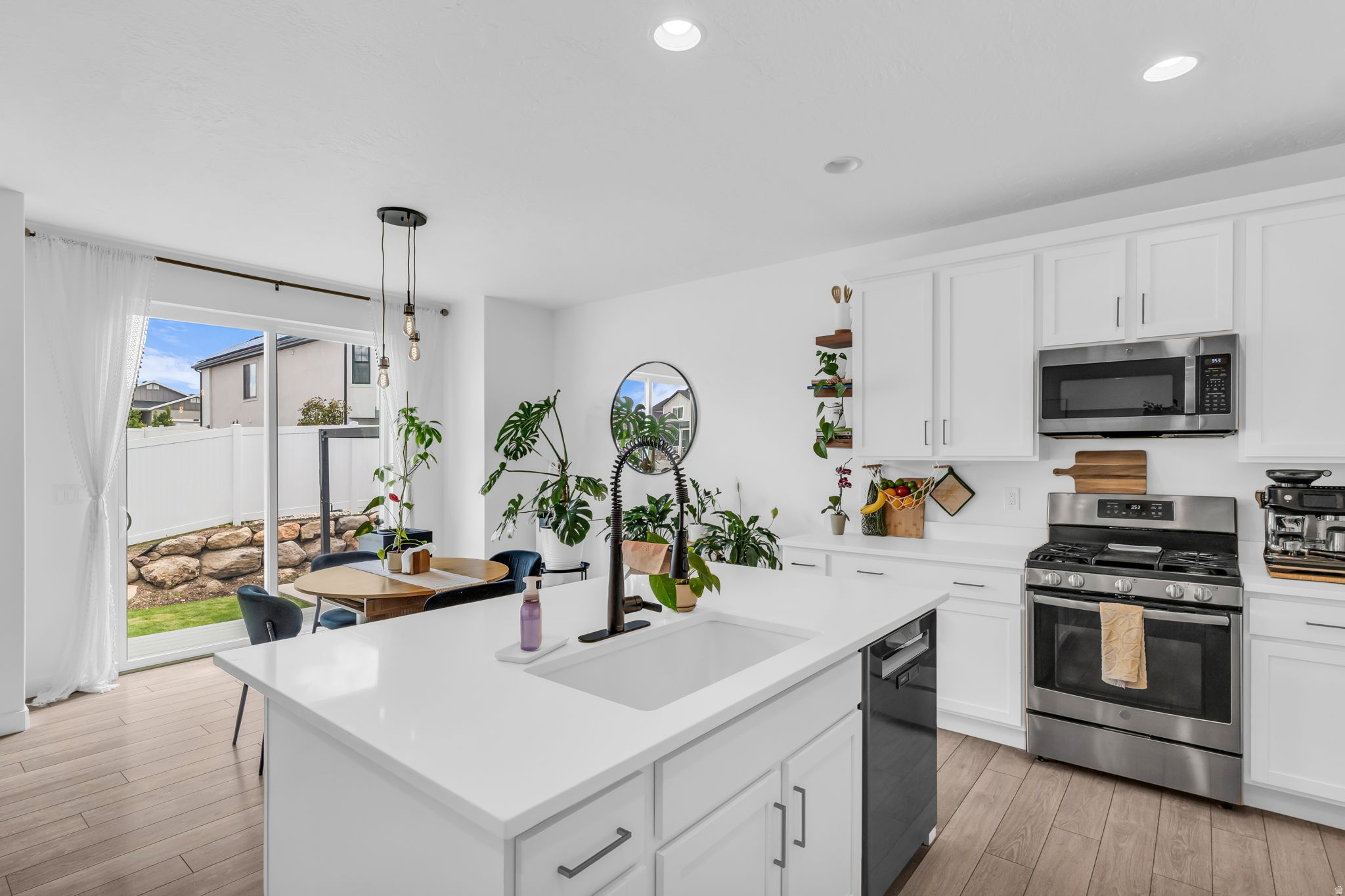 HYDE POINT - Residential