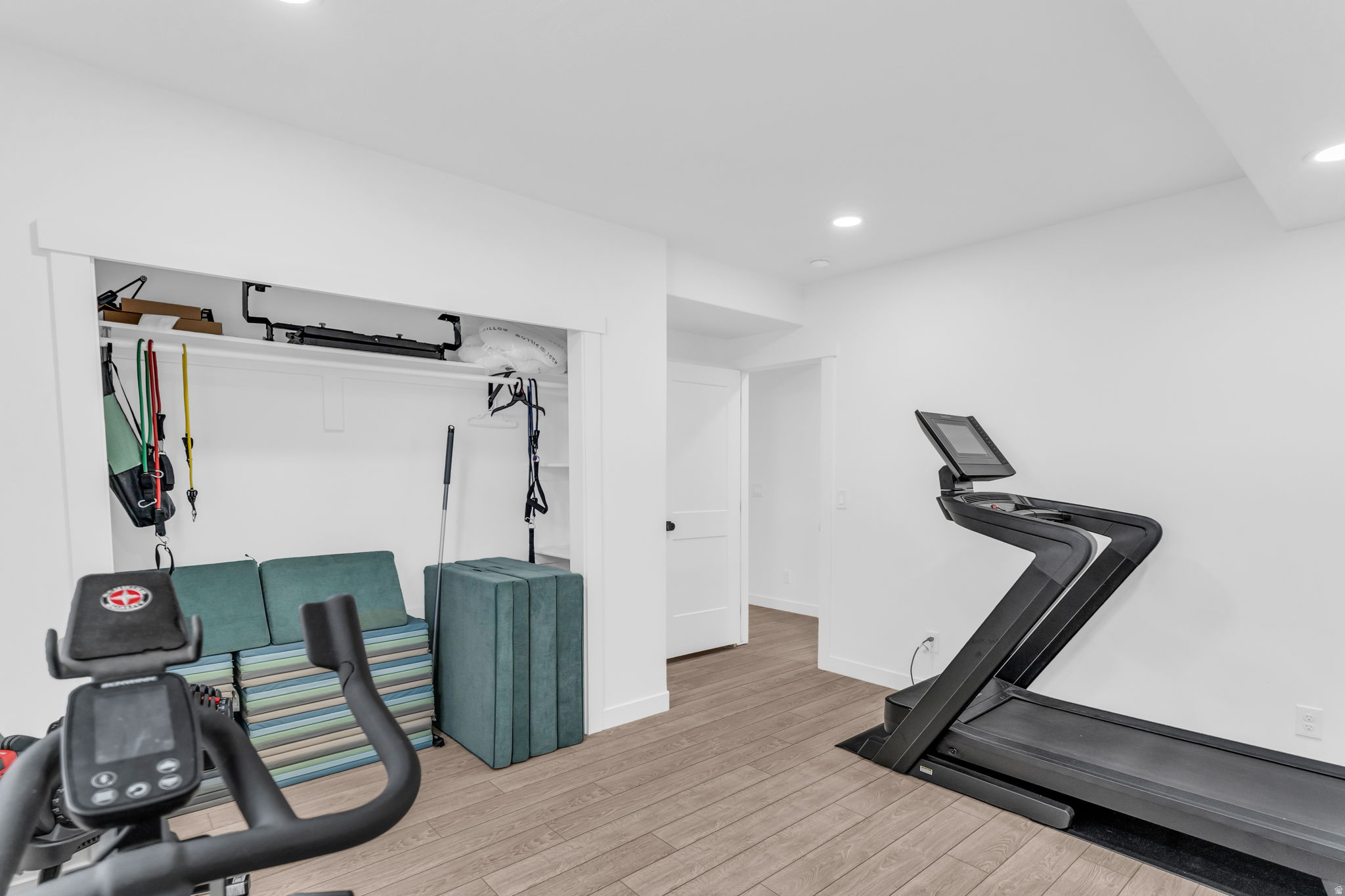 HYDE POINT - Residential