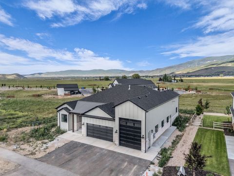 Homes For Sale - 1379 Taylee Ln<br/> Francis, UT 84036