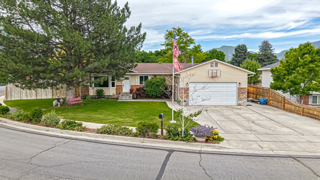 Photo of 1615 S 350 E, Springville, UT 84663 (MLS # 2164254)