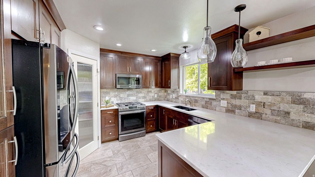 Photo of 1615 S 350 E, Springville, UT 84663 (MLS # 2164254)