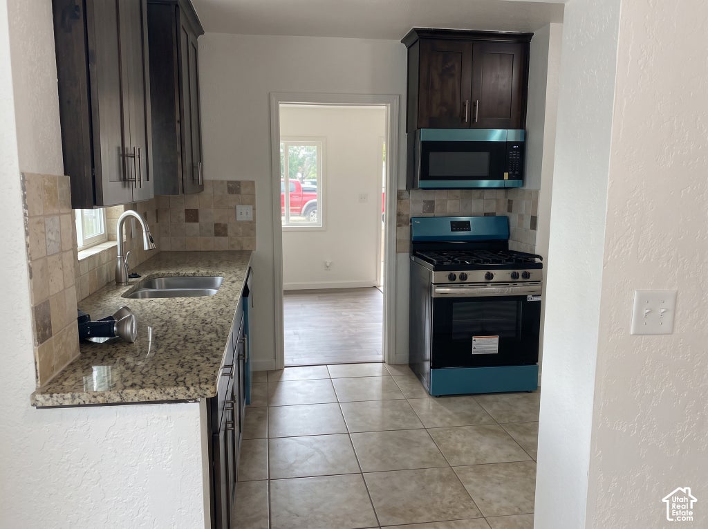 Photo of 920 N CATHERINE ST W, Salt Lake City, UT 84116 (MLS # 2188590)