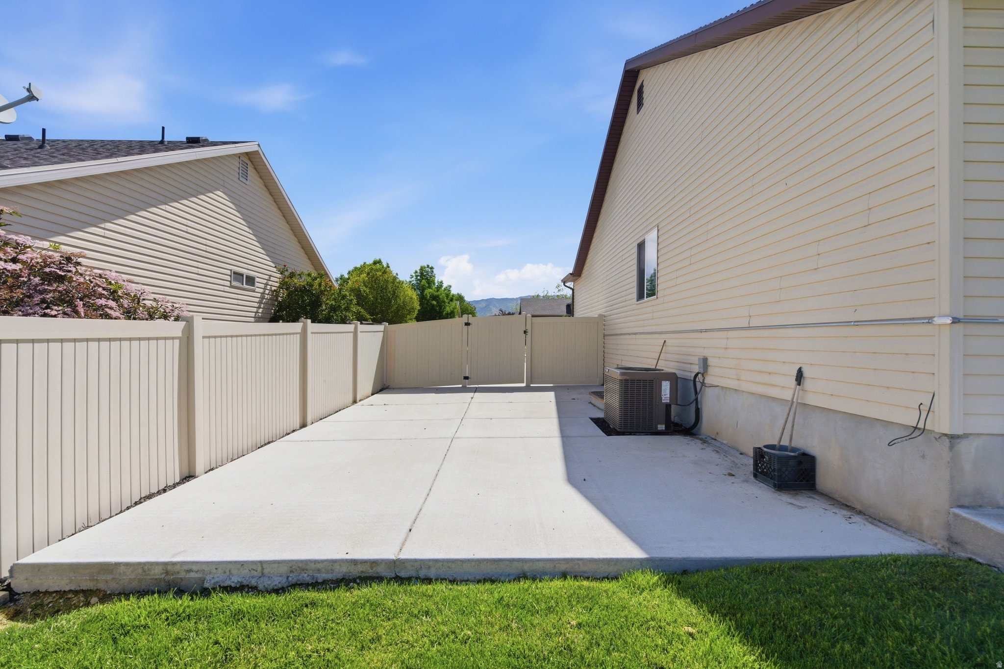 SUNSET ESTATES - Residential