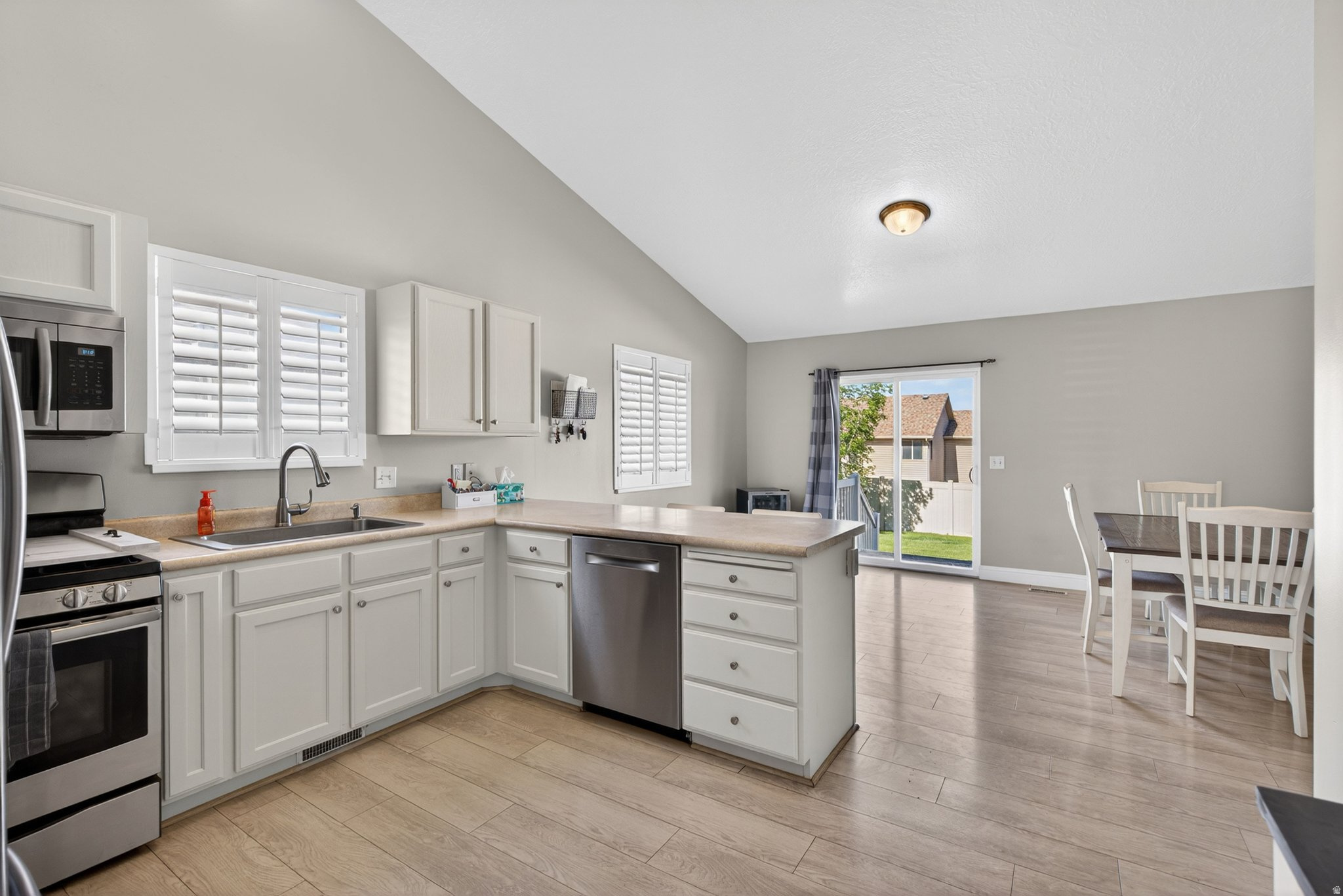 SUNSET ESTATES - Residential