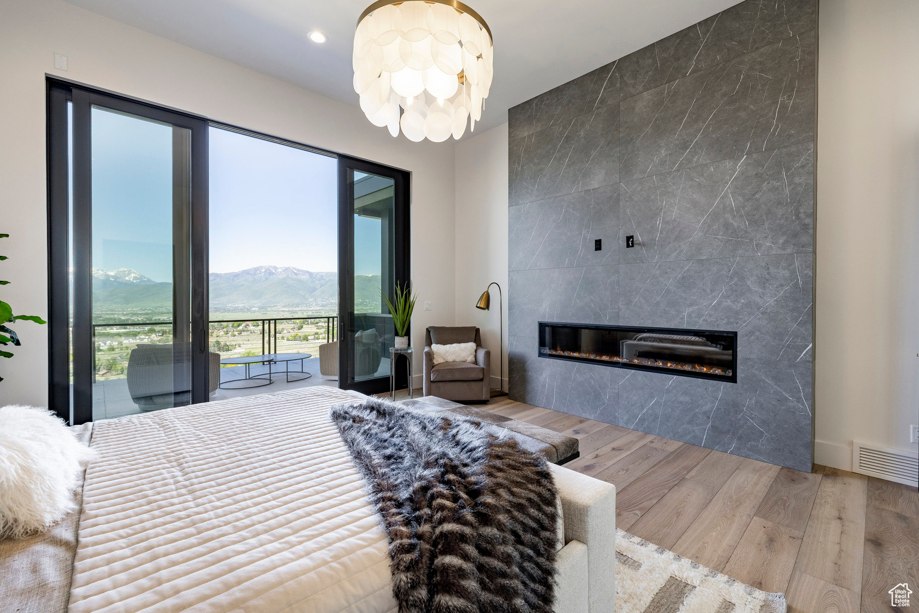 RED LEDGES - Residential