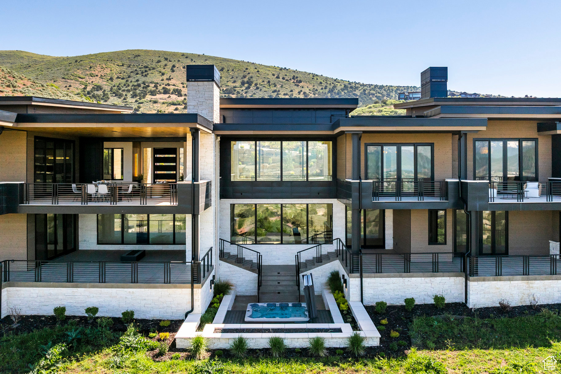 RED LEDGES - Residential