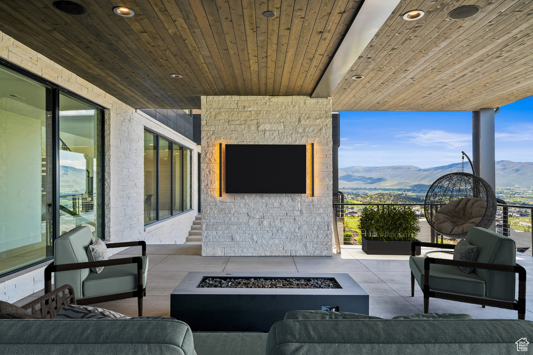 RED LEDGES - Residential