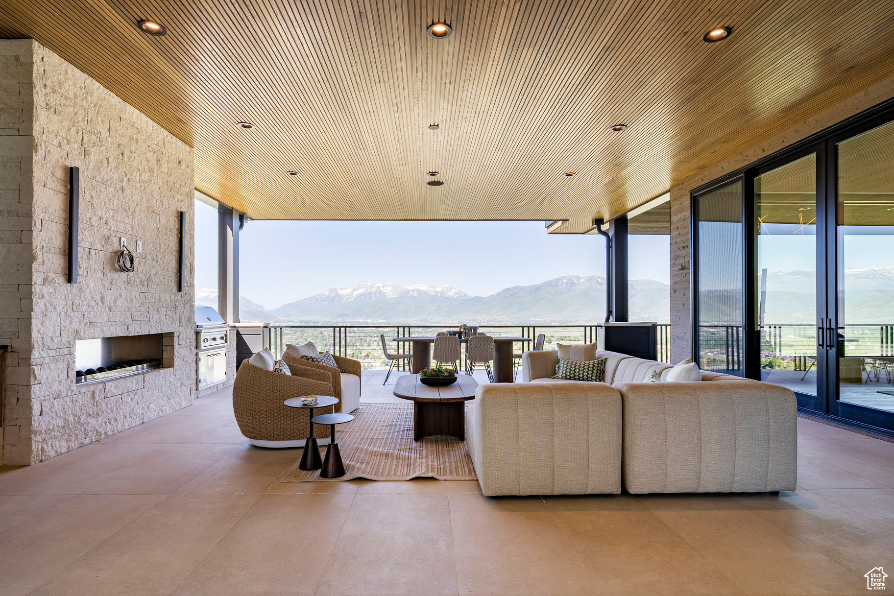 RED LEDGES - Residential