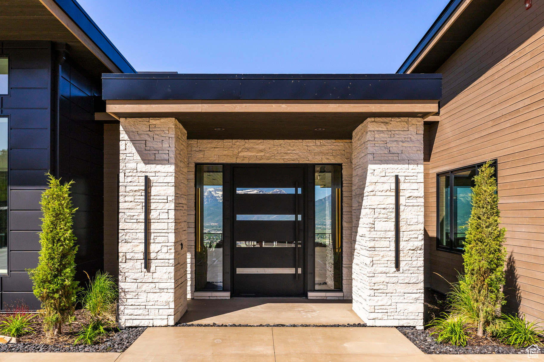 RED LEDGES - Residential