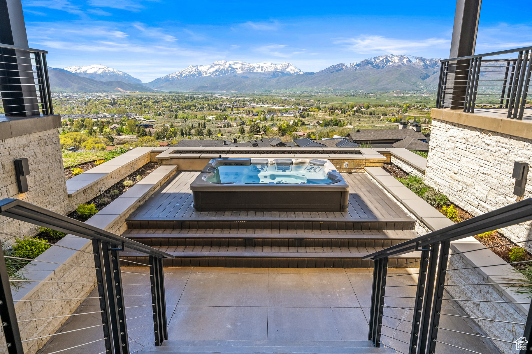 RED LEDGES - Residential