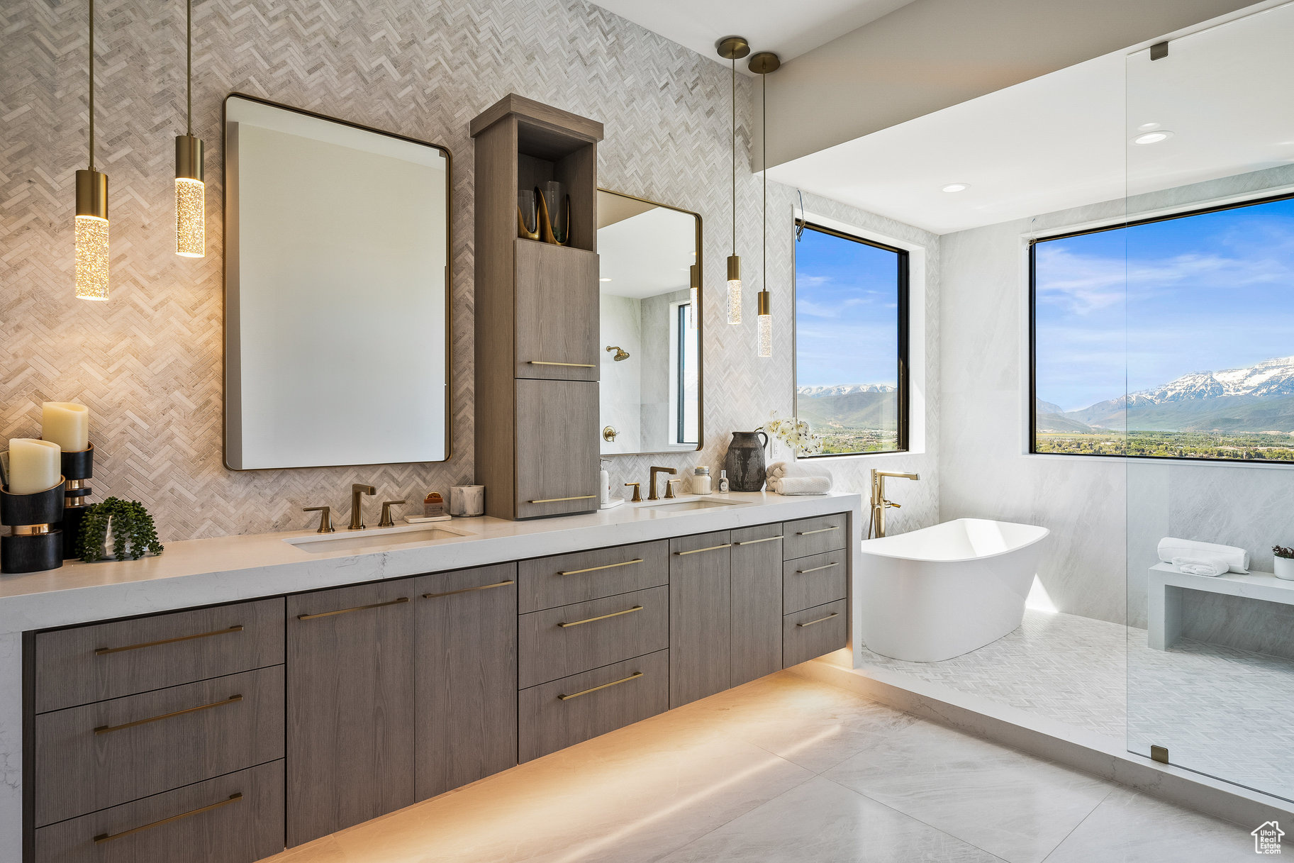 RED LEDGES - Residential