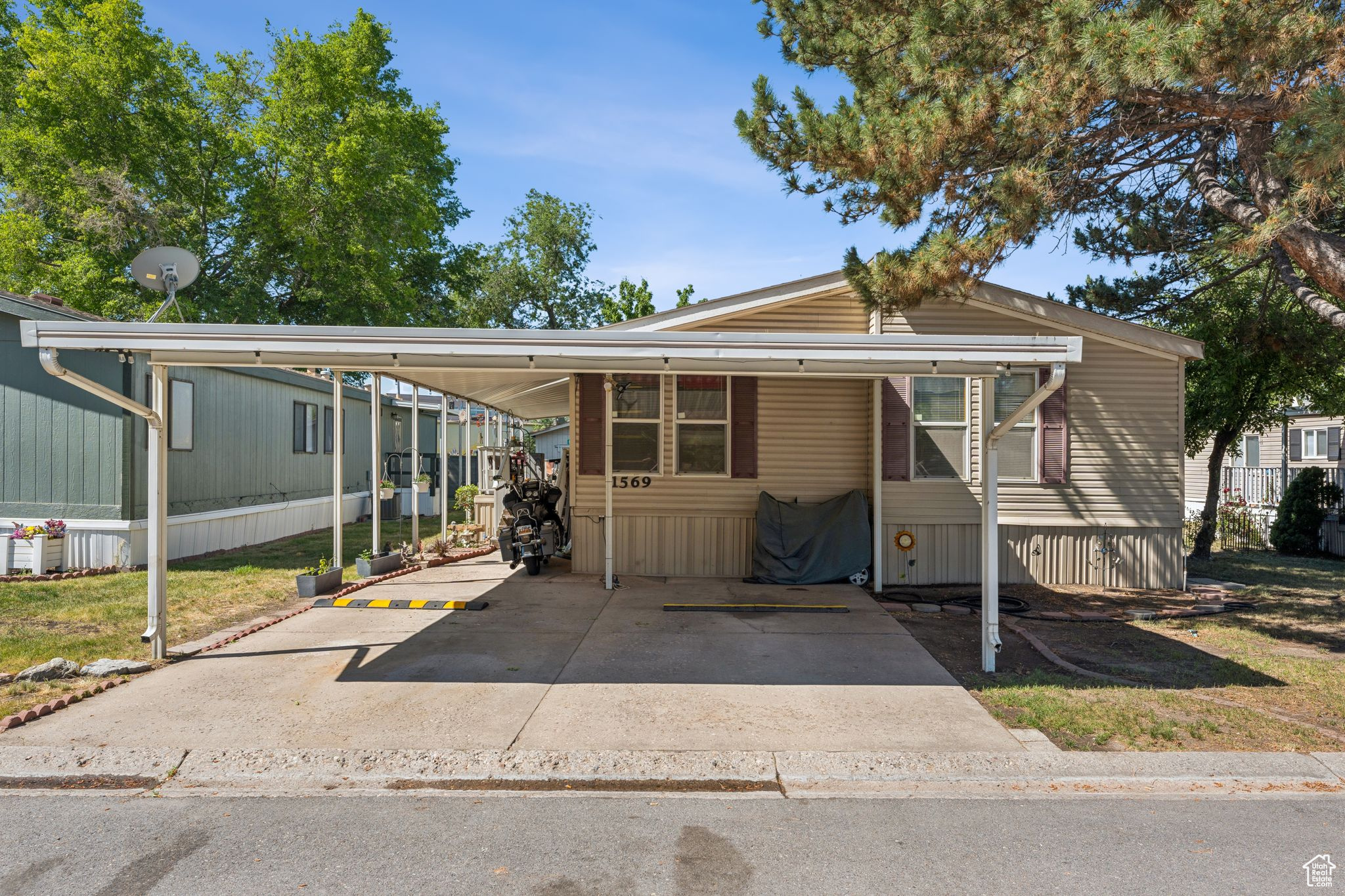 ALL SEASONS - Residential