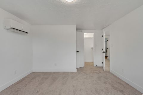 Tiny photo for 337 W 2900 S, Bountiful, UT 84010 (MLS # 2136354)