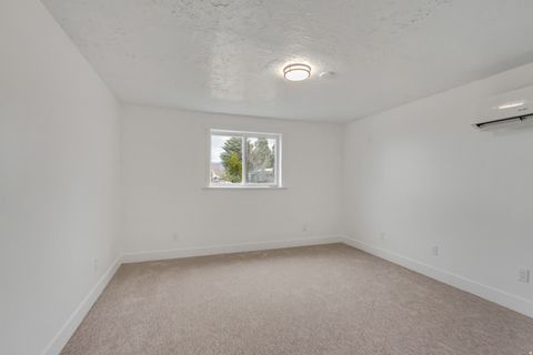 Tiny photo for 337 W 2900 S, Bountiful, UT 84010 (MLS # 2136354)