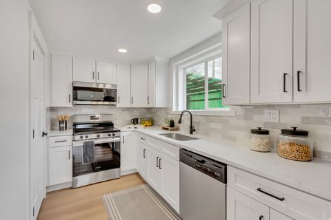 Tiny photo for 337 W 2900 S, Bountiful, UT 84010 (MLS # 2136354)