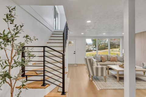 Tiny photo for 337 W 2900 S, Bountiful, UT 84010 (MLS # 2136354)